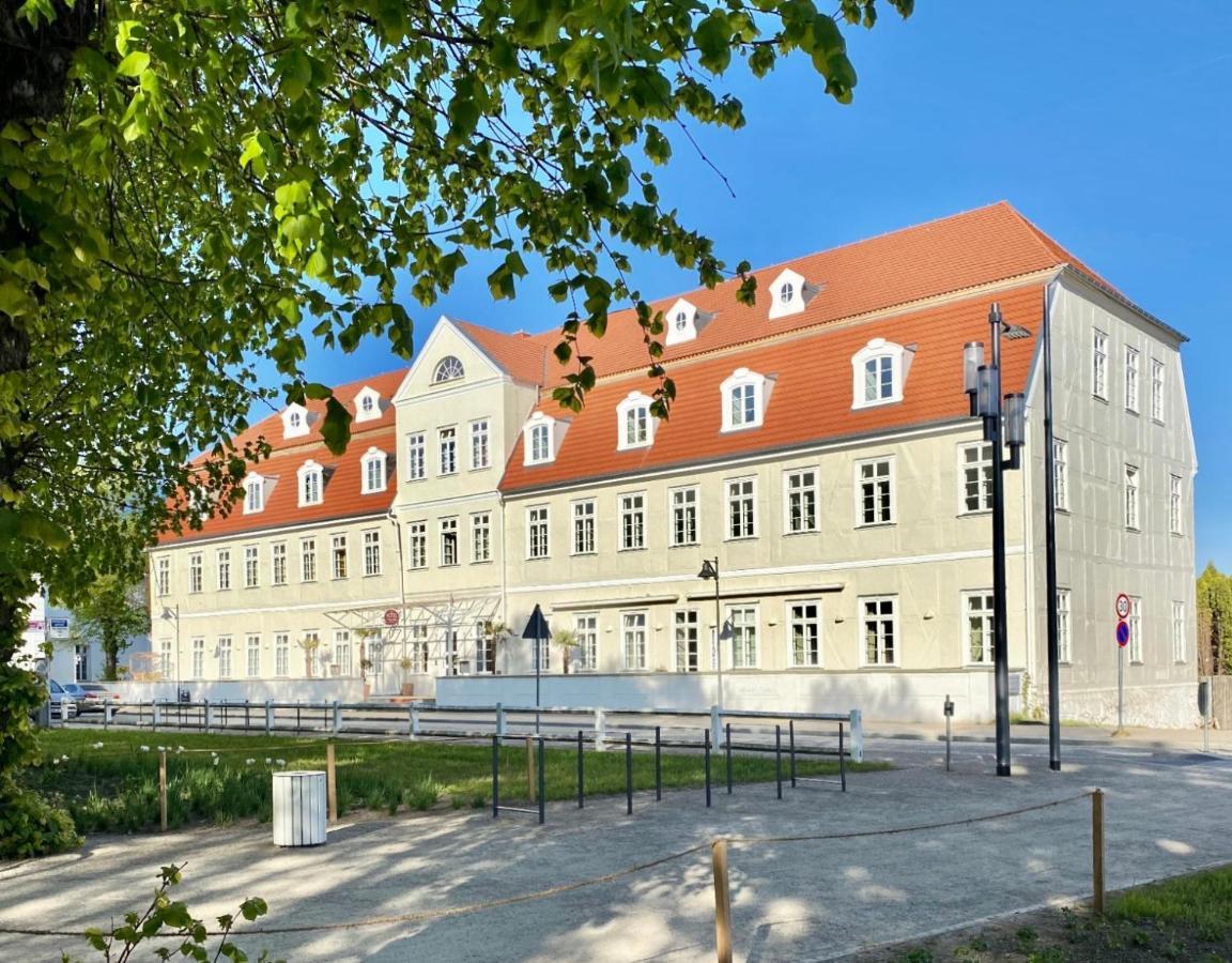 Отель Friedrich Franz Palais Бад-Доберан Экстерьер фото