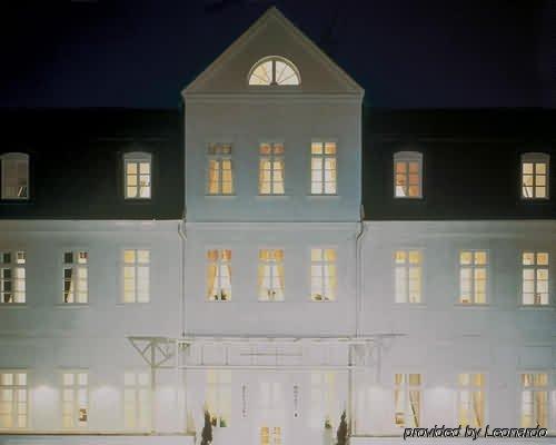 Отель Friedrich Franz Palais Бад-Доберан Экстерьер фото